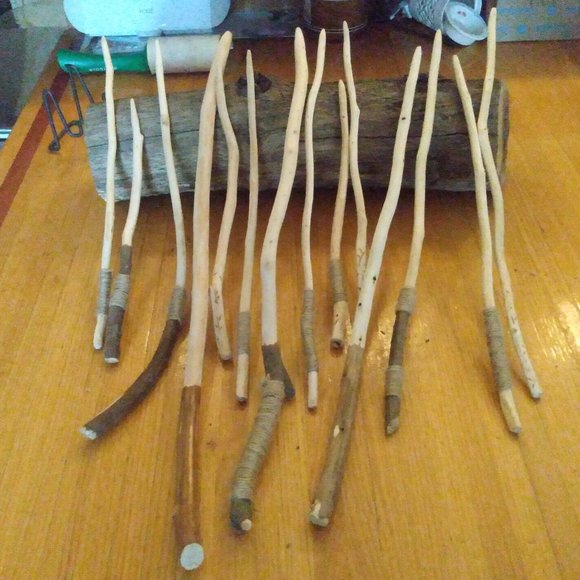 Bundle of 14 Hand Crafted Magic Wood Wands Wizard Wiccan Vase Filler - Picture 2 of 10